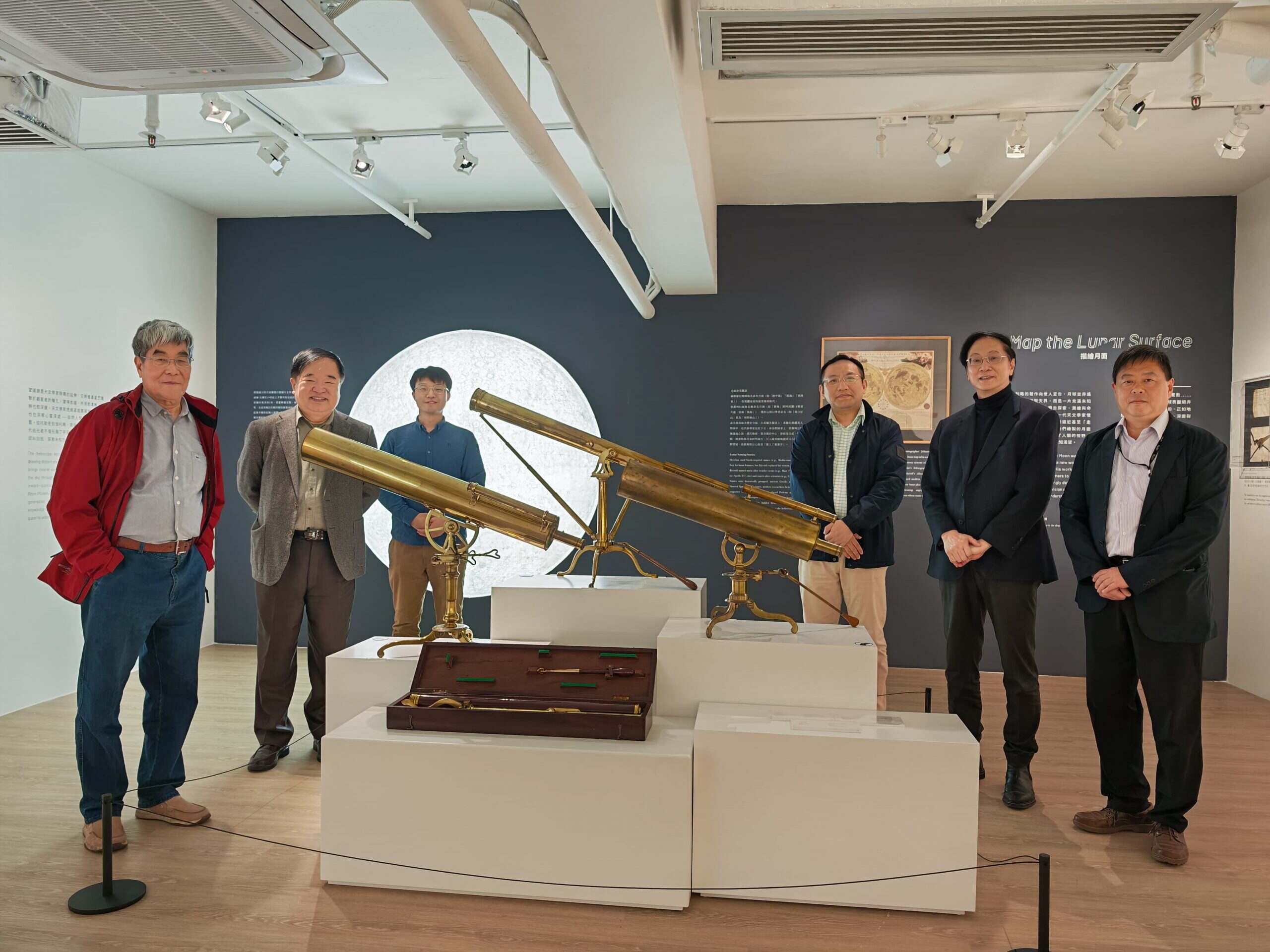 國際科學史研究院院士劉鈍教授一行到訪本館